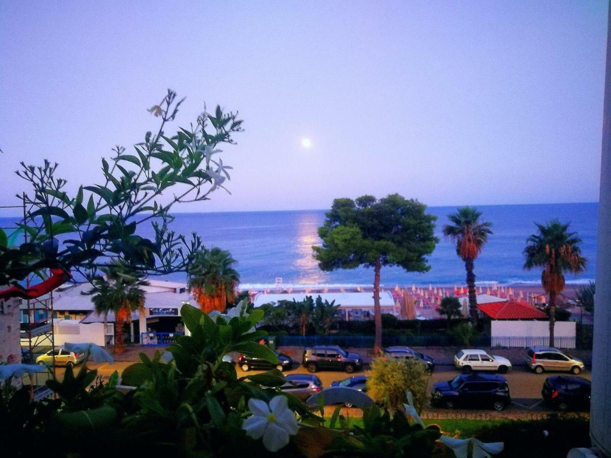 Taormina By The Sea Lejlighed Mazzeo Eksteriør billede