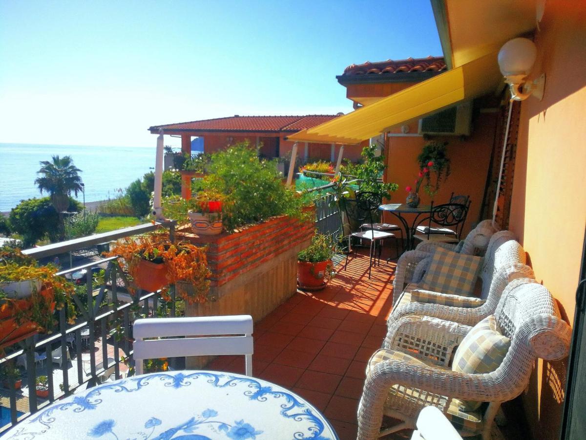 Taormina By The Sea Lejlighed Mazzeo Eksteriør billede