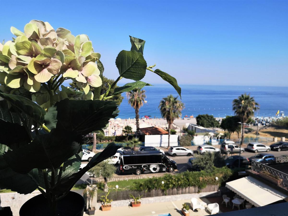 Taormina By The Sea Lejlighed Mazzeo Eksteriør billede